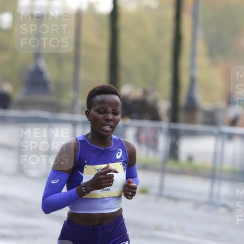 25.10.2026 - hella hamburg halbmarathon Antke Förster http://msf.ph/oto/10856129 25.10.2026 10:11:31 Lombardsbrücke 33 meine-sportfotos.de
