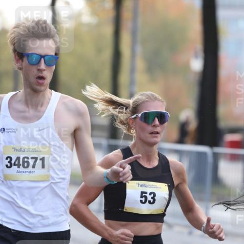 25.10.2026 - hella hamburg halbmarathon Antke Förster http://msf.ph/oto/10856161 25.10.2026 10:11:42 Lombardsbrücke 34671, 53, 47 meine-sportfotos.de