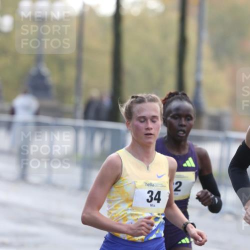 25.10.2026 - hella hamburg halbmarathon Antke Förster http://msf.ph/oto/10856176 25.10.2026 10:11:50 Lombardsbrücke 14, 34, 32 meine-sportfotos.de