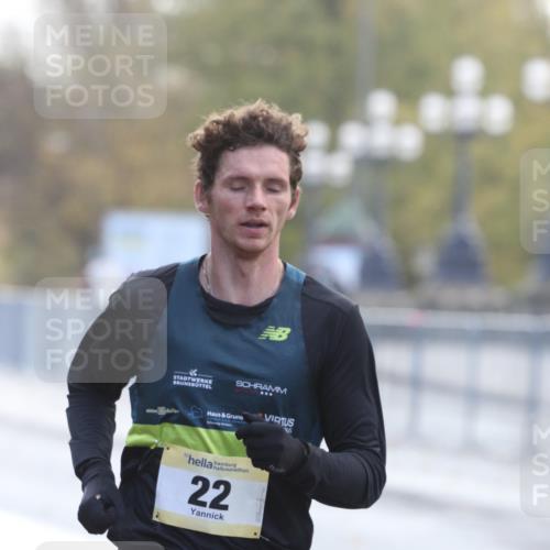 25.10.2026 - hella hamburg halbmarathon Antke Förster http://msf.ph/oto/10856184 25.10.2026 10:12:27 Lombardsbrücke 22 meine-sportfotos.de