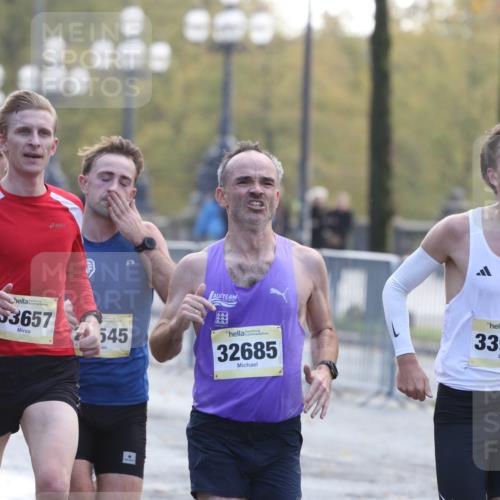 25.10.2026 - hella hamburg halbmarathon Antke Förster http://msf.ph/oto/10856246 25.10.2026 10:13:23 Lombardsbrücke 24545, 33968, 33657, 32685, 35590, 22616 meine-sportfotos.de