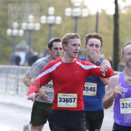 25.10.2026 - hella hamburg halbmarathon Antke Förster http://msf.ph/oto/10856249 25.10.2026 10:13:23 Lombardsbrücke 24545, 33657, 33968, 32685, 35590, 22616 meine-sportfotos.de