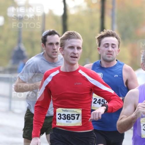 25.10.2026 - hella hamburg halbmarathon Antke Förster http://msf.ph/oto/10856252 25.10.2026 10:13:24 Lombardsbrücke 24545, 33968, 33657, 32685, 35590, 22616, 21410 meine-sportfotos.de