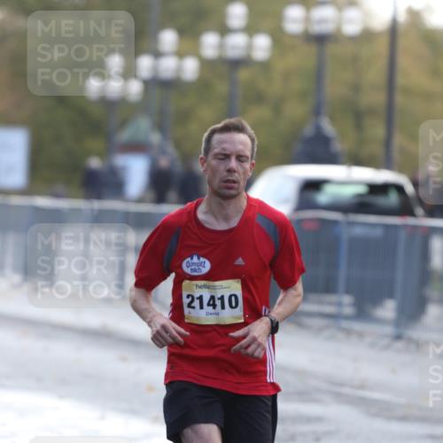 25.10.2026 - hella hamburg halbmarathon Antke Förster http://msf.ph/oto/10856265 25.10.2026 10:13:29 Lombardsbrücke 22616, 21410 meine-sportfotos.de