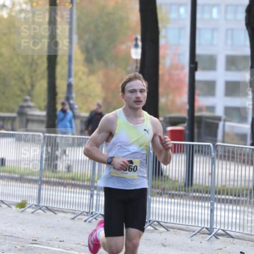 25.10.2026 - hella hamburg halbmarathon Antke Förster http://msf.ph/oto/10856280 25.10.2026 10:13:46 Lombardsbrücke 31360 meine-sportfotos.de
