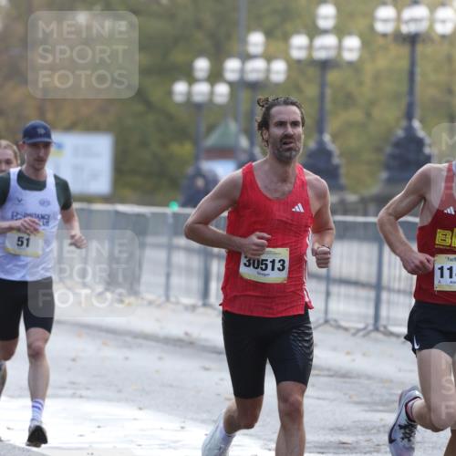 25.10.2026 - hella hamburg halbmarathon Antke Förster http://msf.ph/oto/10856306 25.10.2026 10:14:00 Lombardsbrücke 11496, 30513, 43, 51, 42 meine-sportfotos.de