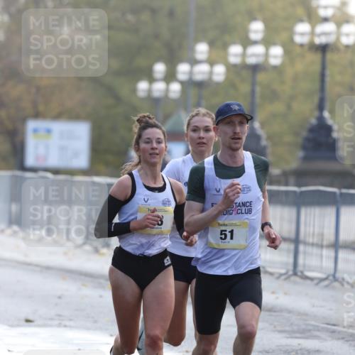 25.10.2026 - hella hamburg halbmarathon Antke Förster http://msf.ph/oto/10856313 25.10.2026 10:14:02 Lombardsbrücke 11496, 30513, 43, 51, 42 meine-sportfotos.de