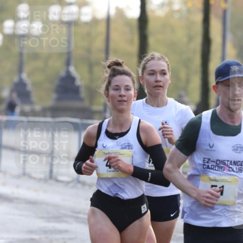 25.10.2026 - hella hamburg halbmarathon Antke Förster http://msf.ph/oto/10856318 25.10.2026 10:14:03 Lombardsbrücke 11496, 30513, 43, 51, 42, 31572 meine-sportfotos.de