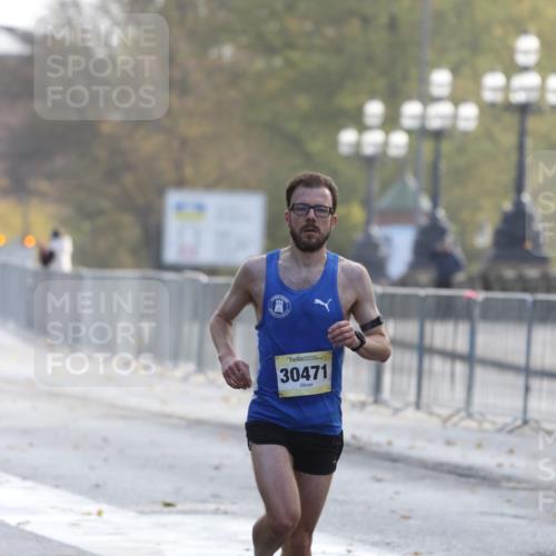 25.10.2026 - hella hamburg halbmarathon Antke Förster http://msf.ph/oto/10856357 25.10.2026 10:14:17 Lombardsbrücke 23197, 30471, 34723 meine-sportfotos.de