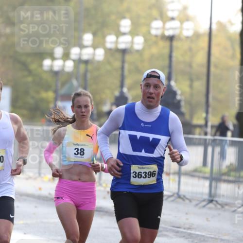 25.10.2026 - hella hamburg halbmarathon Antke Förster http://msf.ph/oto/10856375 25.10.2026 10:14:23 Lombardsbrücke 34723, 35120, 36396, 38 meine-sportfotos.de