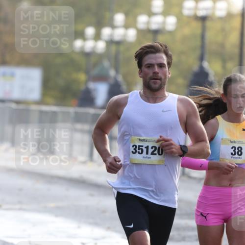 25.10.2026 - hella hamburg halbmarathon Antke Förster http://msf.ph/oto/10856379 25.10.2026 10:14:25 Lombardsbrücke 36396, 38, 35120 meine-sportfotos.de