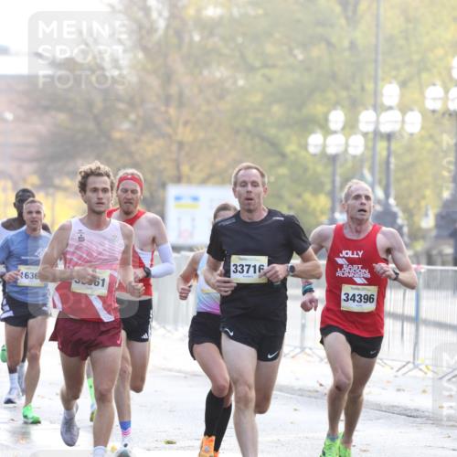 25.10.2026 - hella hamburg halbmarathon Antke Förster http://msf.ph/oto/10856389 25.10.2026 10:14:31 Lombardsbrücke 34396, 33716, 40, 35561, 30965, 11655 meine-sportfotos.de