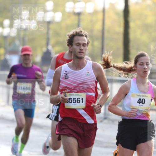 25.10.2026 - hella hamburg halbmarathon Antke Förster http://msf.ph/oto/10856403 25.10.2026 10:14:34 Lombardsbrücke 34396, 33716, 35561, 40, 30965, 11655, 16361, 35048 meine-sportfotos.de