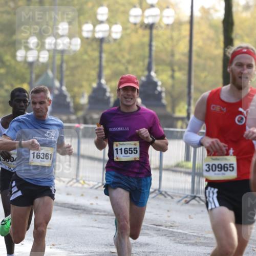 25.10.2026 - hella hamburg halbmarathon Antke Förster http://msf.ph/oto/10856404 25.10.2026 10:14:35 Lombardsbrücke 34396, 33716, 40, 35561, 30965, 11655, 16361, 35048 meine-sportfotos.de