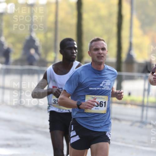 25.10.2026 - hella hamburg halbmarathon Antke Förster http://msf.ph/oto/10856413 25.10.2026 10:14:36 Lombardsbrücke 34396, 33716, 35561, 40, 30965, 11655, 16361, 35048 meine-sportfotos.de