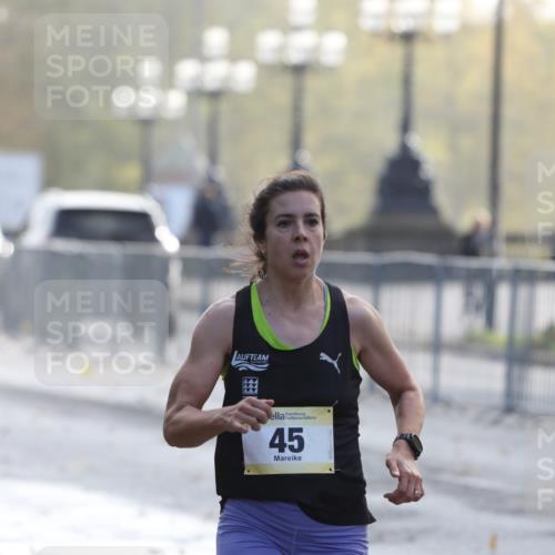 25.10.2026 - hella hamburg halbmarathon Antke Förster http://msf.ph/oto/10856445 25.10.2026 10:14:59 Lombardsbrücke 45, 30002, 31330, 35254, 9804 meine-sportfotos.de