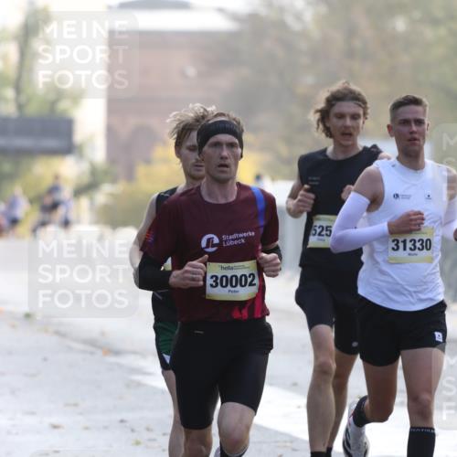 25.10.2026 - hella hamburg halbmarathon Antke Förster http://msf.ph/oto/10856449 25.10.2026 10:15:01 Lombardsbrücke 30002, 31330, 35254, 9804 meine-sportfotos.de