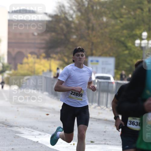 25.10.2026 - hella hamburg halbmarathon Antke Förster http://msf.ph/oto/10856469 25.10.2026 10:15:09 Lombardsbrücke 13398, 36367, 22899, 6342 meine-sportfotos.de