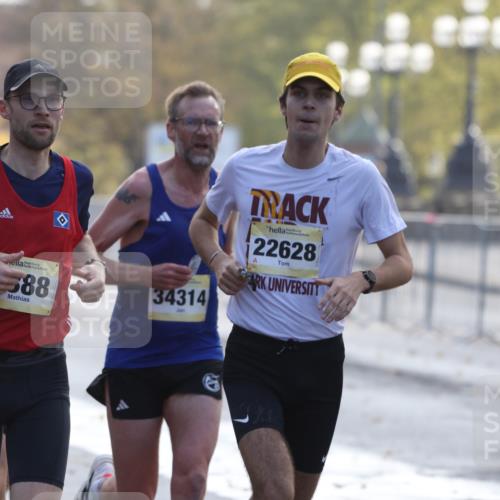 25.10.2026 - hella hamburg halbmarathon Antke Förster http://msf.ph/oto/10856492 25.10.2026 10:15:16 Lombardsbrücke 6342, 22628, 34314, 33610, 3388, 34758 meine-sportfotos.de