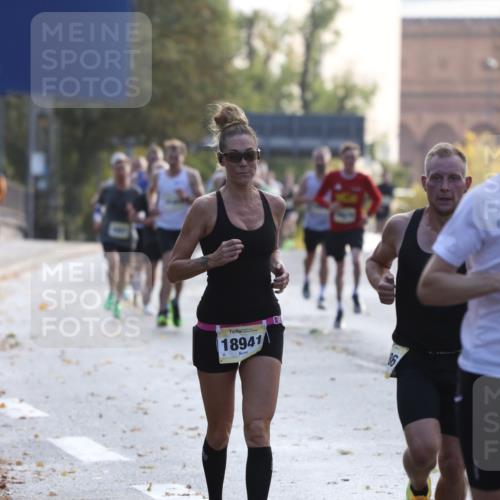 25.10.2026 - hella hamburg halbmarathon Antke Förster http://msf.ph/oto/10856524 25.10.2026 10:15:27 Lombardsbrücke 10760, 10985, 3745, 21386, 32091, 18941, 32679 meine-sportfotos.de