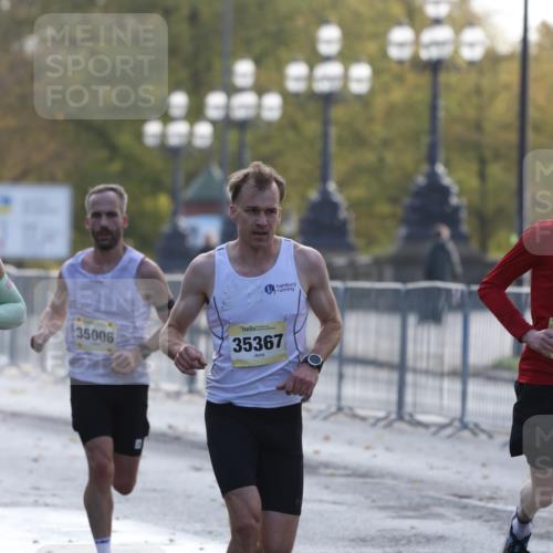 25.10.2026 - hella hamburg halbmarathon Antke Förster http://msf.ph/oto/10856550 25.10.2026 10:15:36 Lombardsbrücke 19706, 35367, 20045, 2997, 30870, 21479, 35006, 15879, 15218, 30034, 24366 meine-sportfotos.de