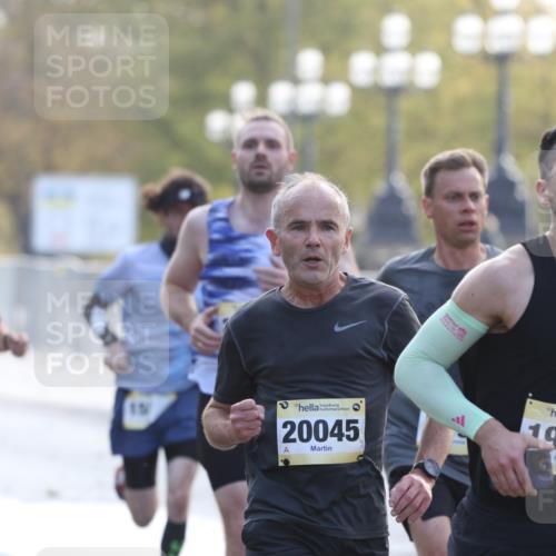 25.10.2026 - hella hamburg halbmarathon Antke Förster http://msf.ph/oto/10856562 25.10.2026 10:15:38 Lombardsbrücke 19706, 35367, 20045, 2997, 30870, 21479, 35006, 15879, 15218, 30034, 24366 meine-sportfotos.de