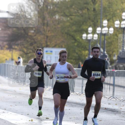 25.10.2026 - hella hamburg halbmarathon Antke Förster http://msf.ph/oto/10856603 25.10.2026 10:15:52 Lombardsbrücke 35621, 34164, 8584, 36463 meine-sportfotos.de