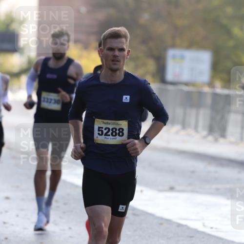 25.10.2026 - hella hamburg halbmarathon Antke Förster http://msf.ph/oto/10856640 25.10.2026 10:16:08 Lombardsbrücke 5288, 35023, 9582, 24696, 33230, 31468, 10912 meine-sportfotos.de
