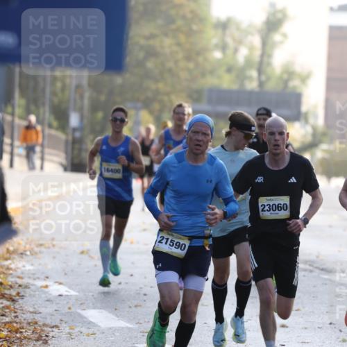 25.10.2026 - hella hamburg halbmarathon Antke Förster http://msf.ph/oto/10856663 25.10.2026 10:16:15 Lombardsbrücke 10912, 11167, 15794, 21590, 23060, 24382, 34812 meine-sportfotos.de