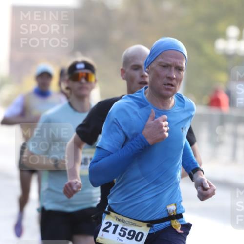 25.10.2026 - hella hamburg halbmarathon Antke Förster http://msf.ph/oto/10856674 25.10.2026 10:16:19 Lombardsbrücke 21590, 15794, 24382, 23060, 34812, 16400, 33304, 33293, 31125, 30492, 22217 meine-sportfotos.de
