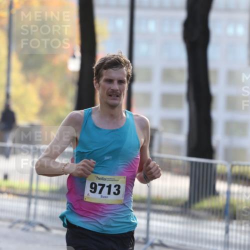 25.10.2026 - hella hamburg halbmarathon Antke Förster http://msf.ph/oto/10856727 25.10.2026 10:16:43 Lombardsbrücke 9713, 36425, 3452 meine-sportfotos.de