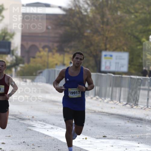 25.10.2026 - hella hamburg halbmarathon Antke Förster http://msf.ph/oto/10856763 25.10.2026 10:16:56 Lombardsbrücke 19917, 1079, 48, 9730 meine-sportfotos.de