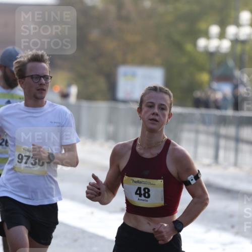 25.10.2026 - hella hamburg halbmarathon Antke Förster http://msf.ph/oto/10856777 25.10.2026 10:17:00 Lombardsbrücke 1079, 19917, 48, 9730, 1261 meine-sportfotos.de