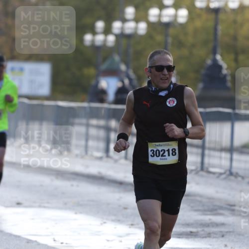 25.10.2026 - hella hamburg halbmarathon Antke Förster http://msf.ph/oto/10856800 25.10.2026 10:17:11 Lombardsbrücke 13052, 30218, 1999, 30331, 22520, 30014, 30016, 13755, 2154, 2321 meine-sportfotos.de