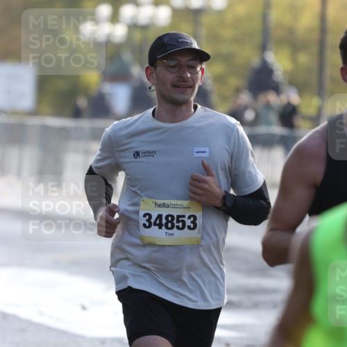 25.10.2026 - hella hamburg halbmarathon Antke Förster http://msf.ph/oto/10856851 25.10.2026 10:17:26 Lombardsbrücke 12292, 34853, 11507 meine-sportfotos.de