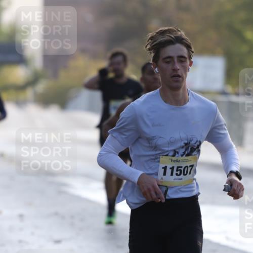 25.10.2026 - hella hamburg halbmarathon Antke Förster http://msf.ph/oto/10856859 25.10.2026 10:17:32 Lombardsbrücke 11507, 33421, 30672, 7855, 22306 meine-sportfotos.de