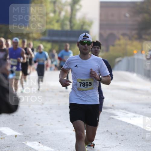 25.10.2026 - hella hamburg halbmarathon Antke Förster http://msf.ph/oto/10856860 25.10.2026 10:17:33 Lombardsbrücke 11507, 33421, 30672, 7855, 22306 meine-sportfotos.de