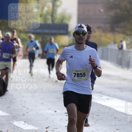 25.10.2026 - hella hamburg halbmarathon Antke Förster http://msf.ph/oto/10856863 25.10.2026 10:17:34 Lombardsbrücke 33421, 30672, 7855, 22306 meine-sportfotos.de