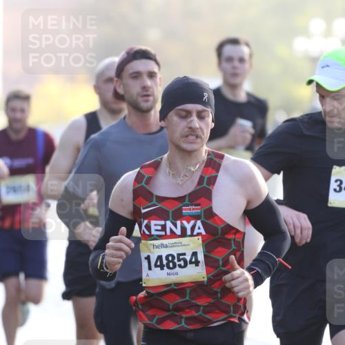 25.10.2026 - hella hamburg halbmarathon Antke Förster http://msf.ph/oto/10856900 25.10.2026 10:17:46 Lombardsbrücke 25212, 14854, 12469, 34579, 33257, 30931, 30495, 16136, 16135, 35658, 35259, 32527, 5776, 2658, 31915, 34887, 9842, 7772 meine-sportfotos.de