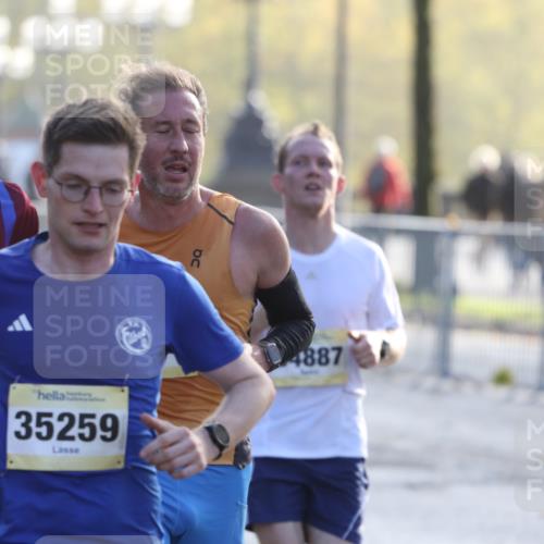 25.10.2026 - hella hamburg halbmarathon Antke Förster http://msf.ph/oto/10856909 25.10.2026 10:17:49 Lombardsbrücke 35259, 32527, 5776, 2658, 31915, 34887, 9842, 7772, 7773, 35314 meine-sportfotos.de