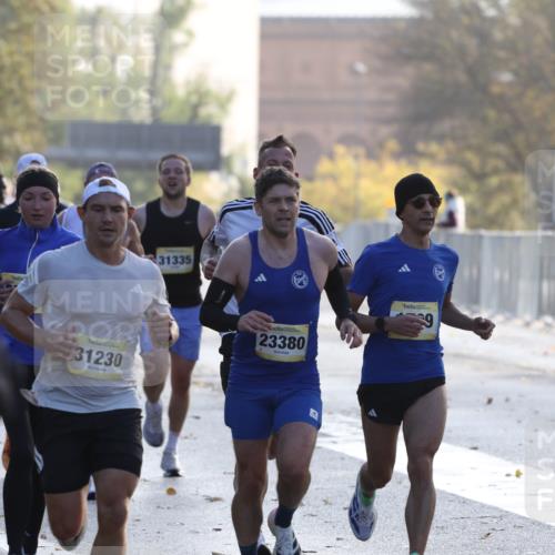 25.10.2026 - hella hamburg halbmarathon Antke Förster http://msf.ph/oto/10856922 25.10.2026 10:17:53 Lombardsbrücke 7772, 7773, 35314, 31230, 1799, 23380, 30048, 35393, 34729, 9023 meine-sportfotos.de