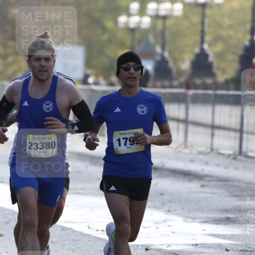 25.10.2026 - hella hamburg halbmarathon Antke Förster http://msf.ph/oto/10856928 25.10.2026 10:17:55 Lombardsbrücke 35314, 31230, 1799, 23380, 30048, 35393, 34729, 9023, 34764, 31335 meine-sportfotos.de