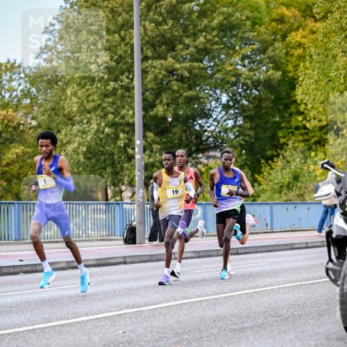 25.10.2026 - hella hamburg halbmarathon Dr. Thomas Lammeyer http://msf.ph/oto/11051978 25.10.2026 10:09:04 Kennedybrücke 1, 19 meine-sportfotos.de