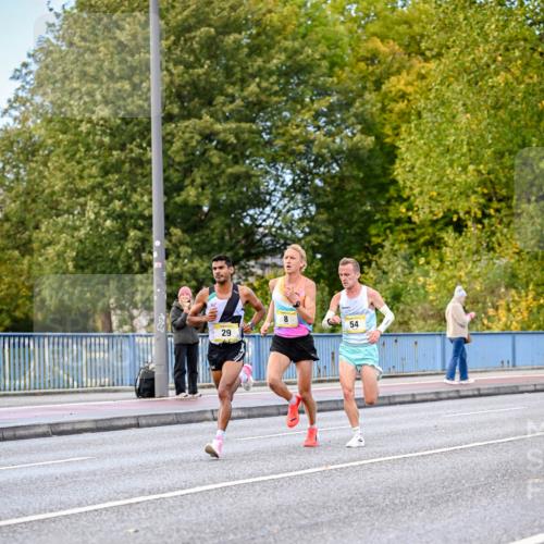 25.10.2026 - hella hamburg halbmarathon Dr. Thomas Lammeyer http://msf.ph/oto/11051989 25.10.2026 10:09:06 Kennedybrücke 361, 29, 8, 54 meine-sportfotos.de