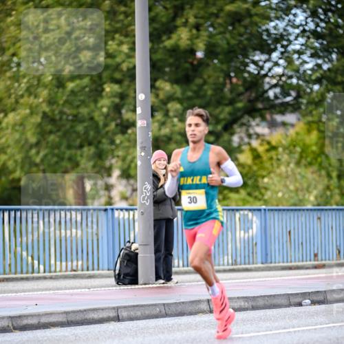 25.10.2026 - hella hamburg halbmarathon Dr. Thomas Lammeyer http://msf.ph/oto/11052020 25.10.2026 10:09:35 Kennedybrücke 30 meine-sportfotos.de