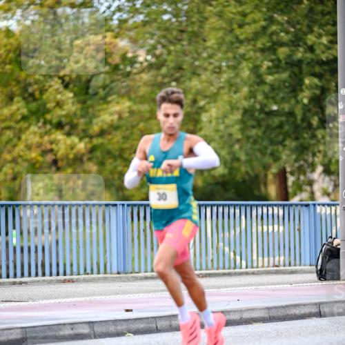 25.10.2026 - hella hamburg halbmarathon Dr. Thomas Lammeyer http://msf.ph/oto/11052032 25.10.2026 10:09:36 Kennedybrücke  meine-sportfotos.de