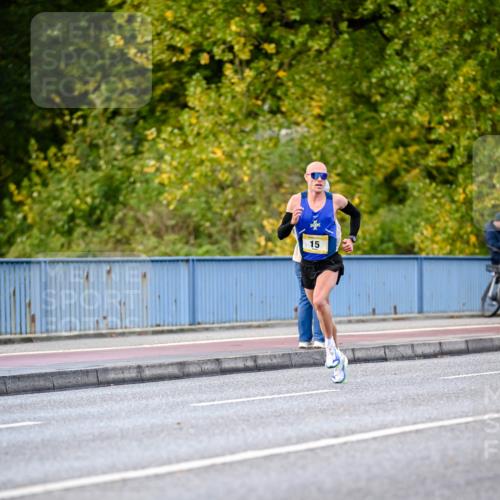 25.10.2026 - hella hamburg halbmarathon Dr. Thomas Lammeyer http://msf.ph/oto/11052057 25.10.2026 10:09:48 Kennedybrücke 15 meine-sportfotos.de