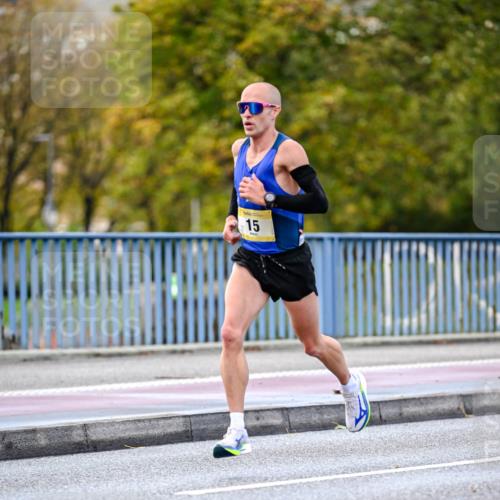 25.10.2026 - hella hamburg halbmarathon Dr. Thomas Lammeyer http://msf.ph/oto/11052102 25.10.2026 10:09:51 Kennedybrücke 15 meine-sportfotos.de