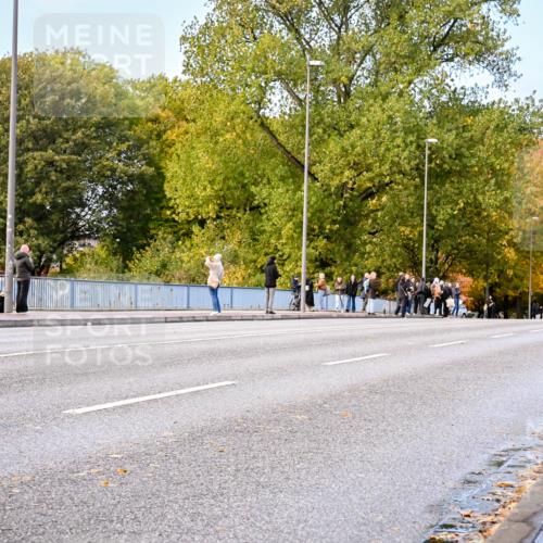 25.10.2026 - hella hamburg halbmarathon Dr. Thomas Lammeyer http://msf.ph/oto/11052241 25.10.2026 10:10:58 Kennedybrücke  meine-sportfotos.de