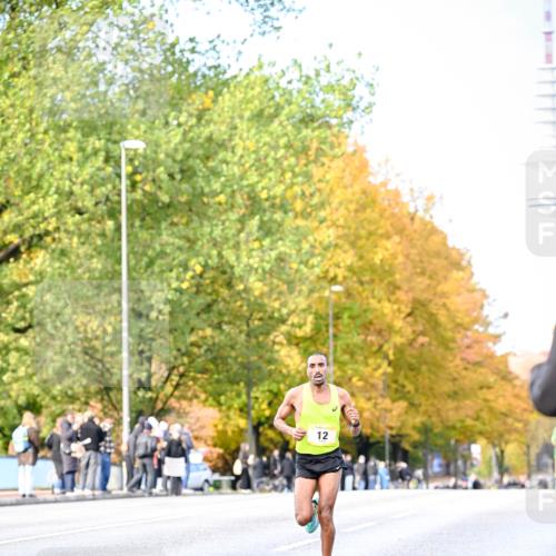 25.10.2026 - hella hamburg halbmarathon Dr. Thomas Lammeyer http://msf.ph/oto/11052259 25.10.2026 10:11:23 Kennedybrücke 12 meine-sportfotos.de
